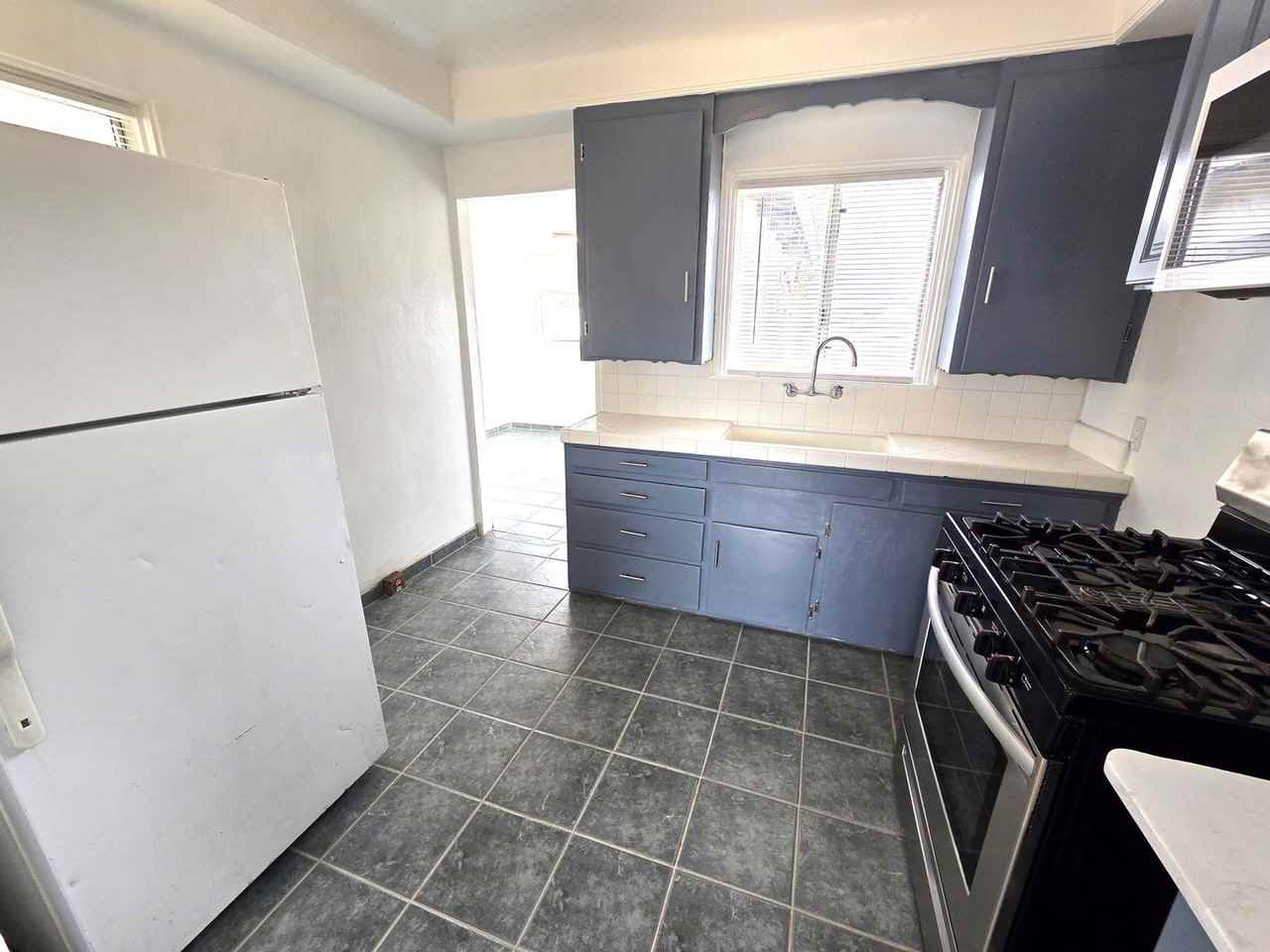 958 S Chess Terrace St - Photo 4 of 8