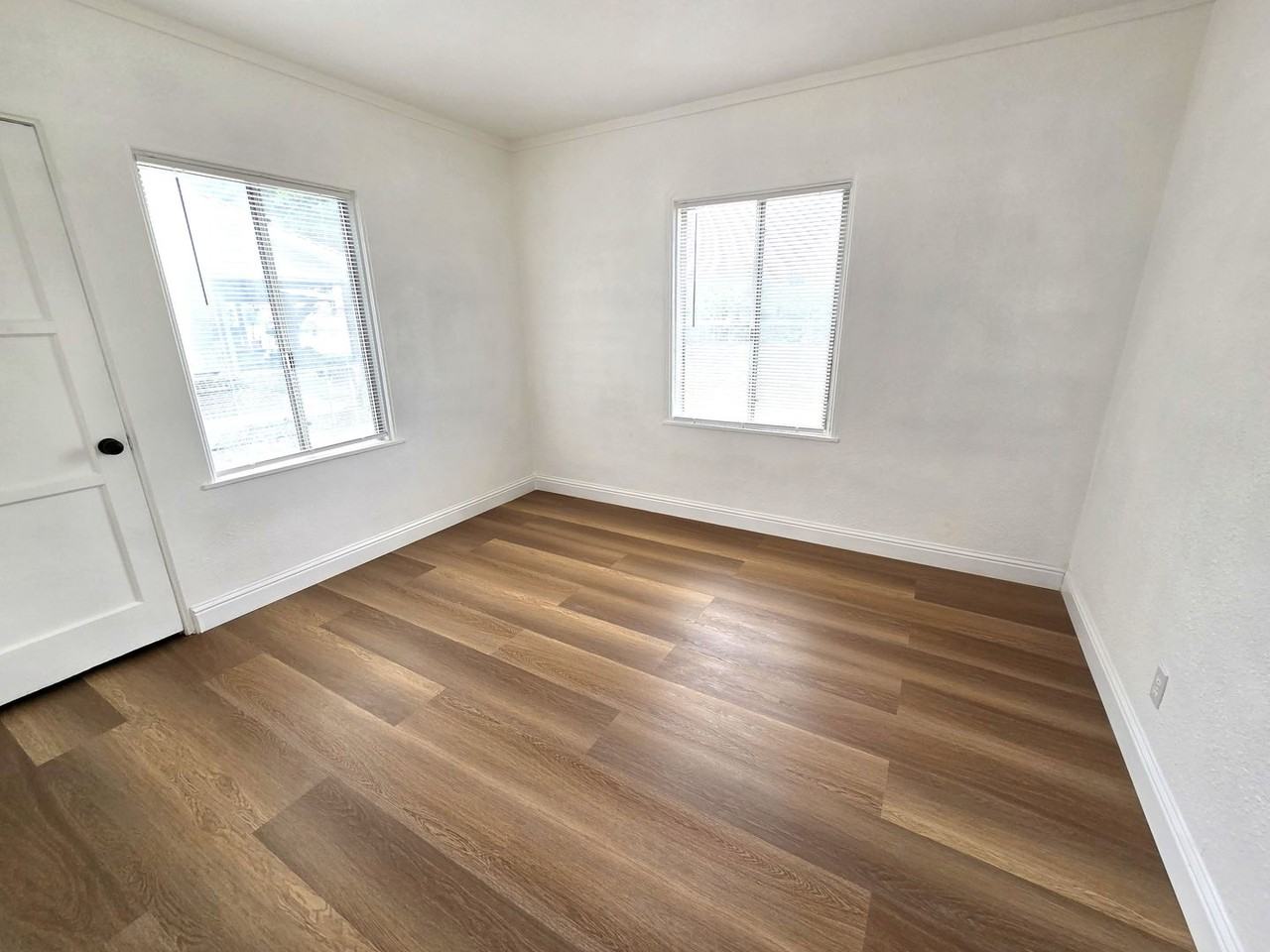 958 S Chess Terrace St - Photo 7 of 8