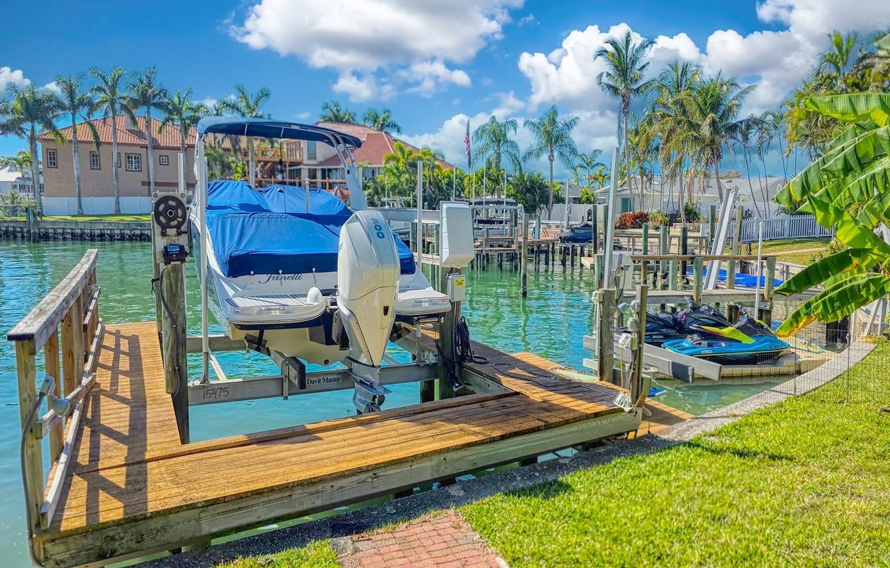 371 Bath Club Blvd N ##N. - Photo 2 of 21