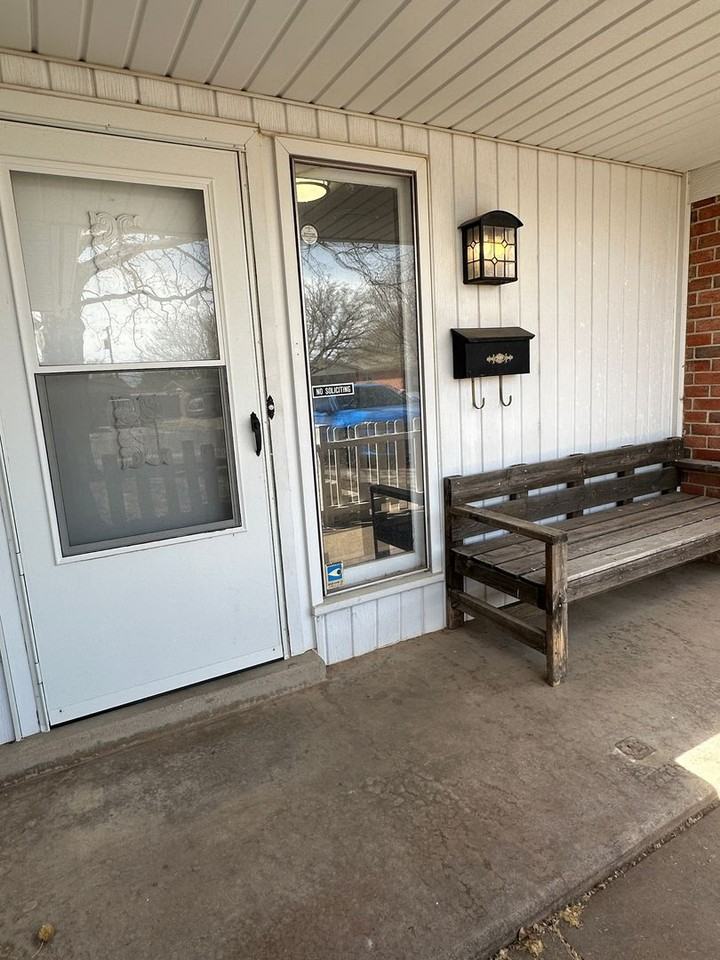 4404 Mesa Cir - Photo 3 of 35