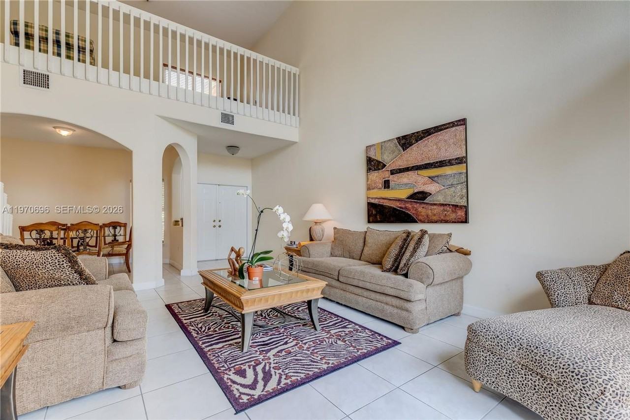 11264 Nw 54th Ter - Photo 4 of 13