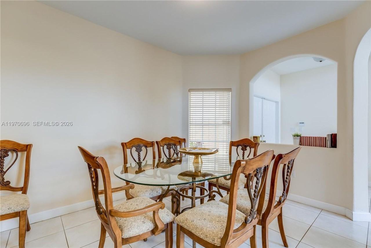 11264 Nw 54th Ter - Photo 5 of 13