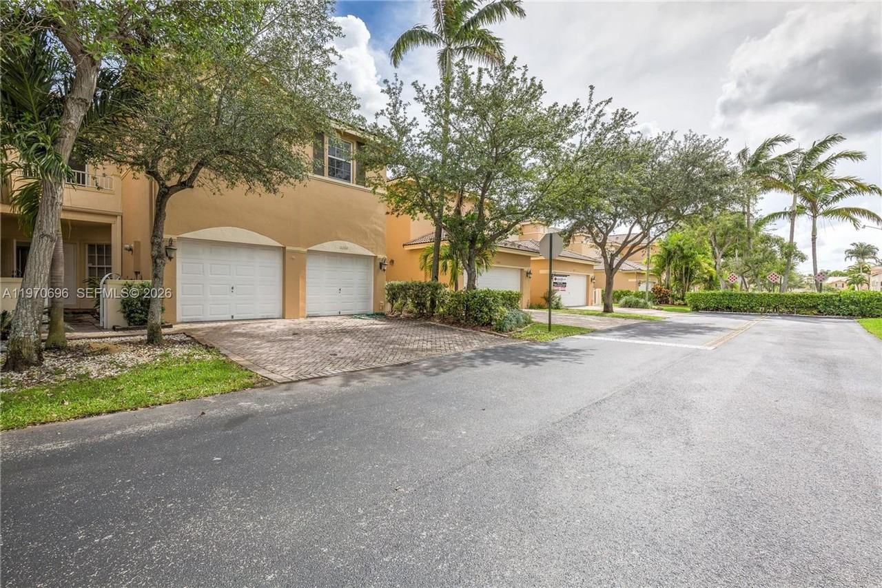 11264 Nw 54th Ter - Photo 6 of 13