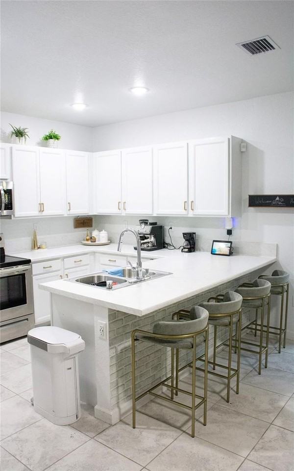 315 Ne 208th Ter - Photo 2 of 19