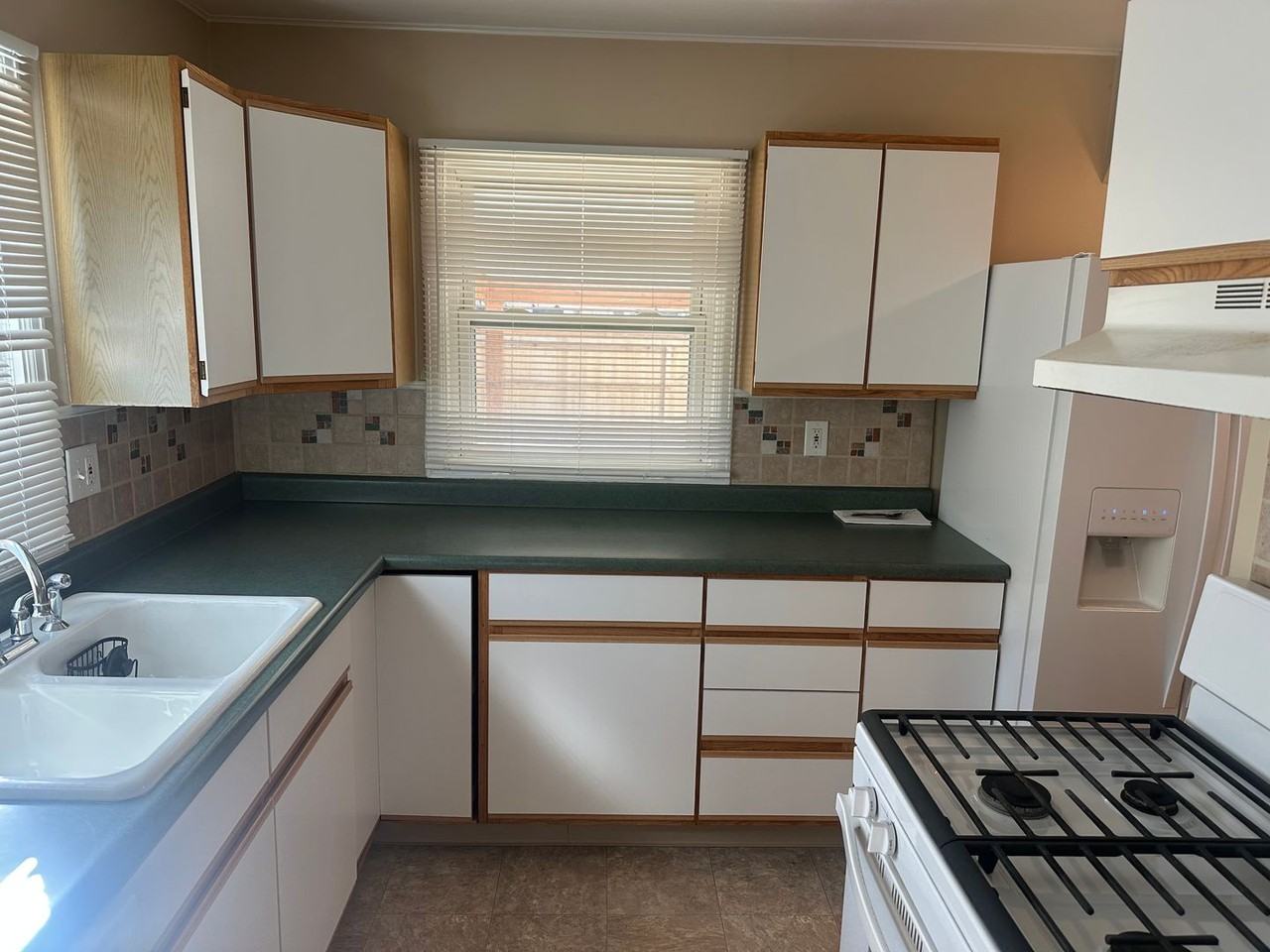 4557 Raritan St - Photo 6 of 14