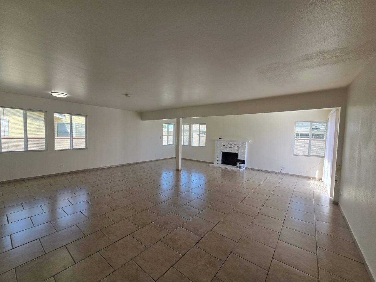 1415 Boyden Ave - Photo 4 of 20