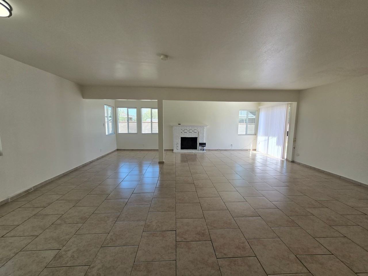 1415 Boyden Ave - Photo 5 of 20