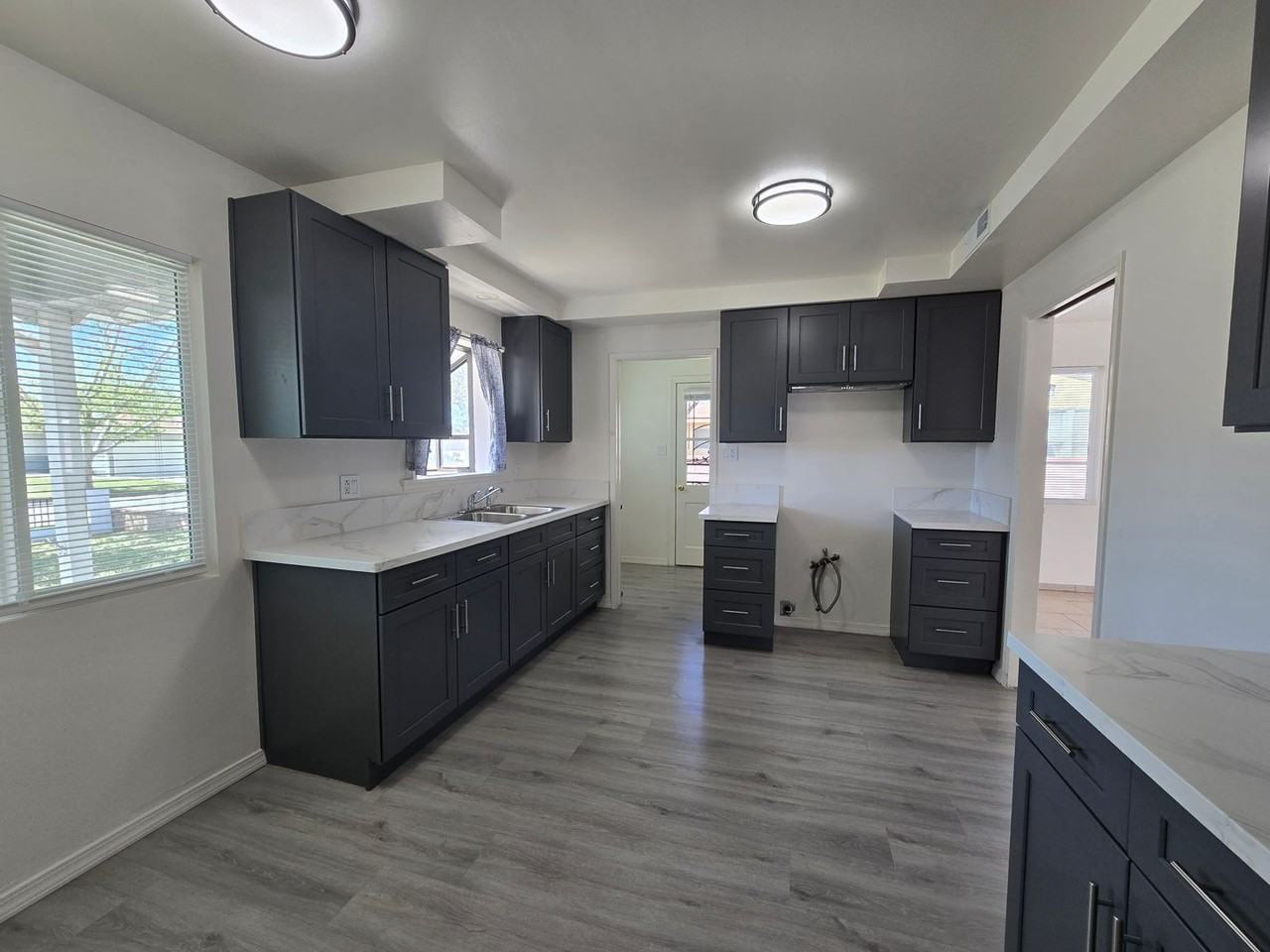 1415 Boyden Ave - Photo 6 of 20