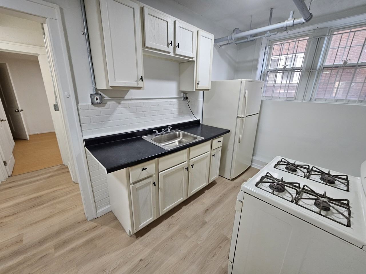 2664 North Moreland Boulevard - Photo 6 of 12