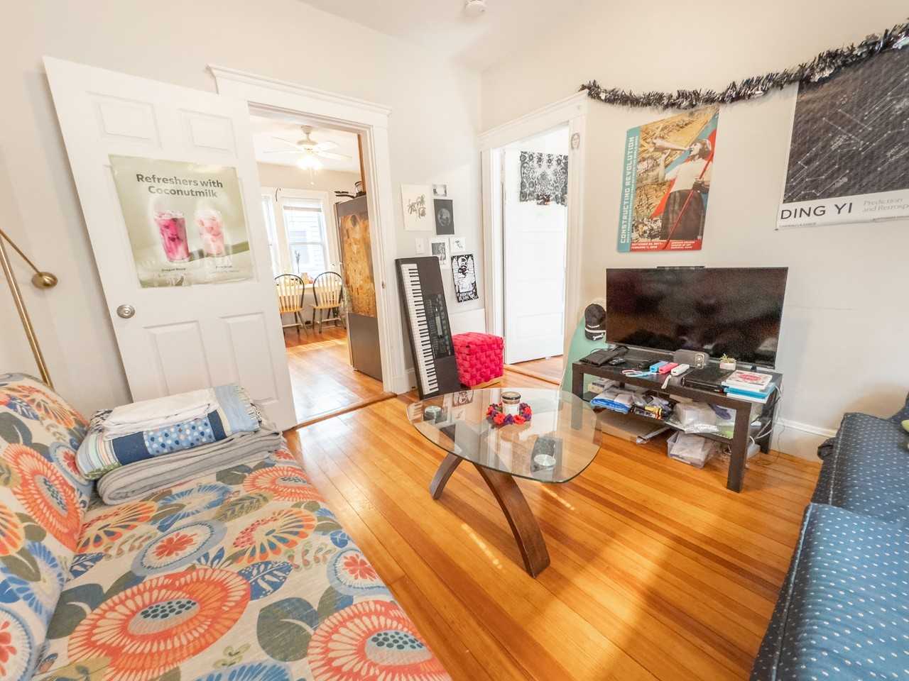 70 Line Street - Photo 4 of 33