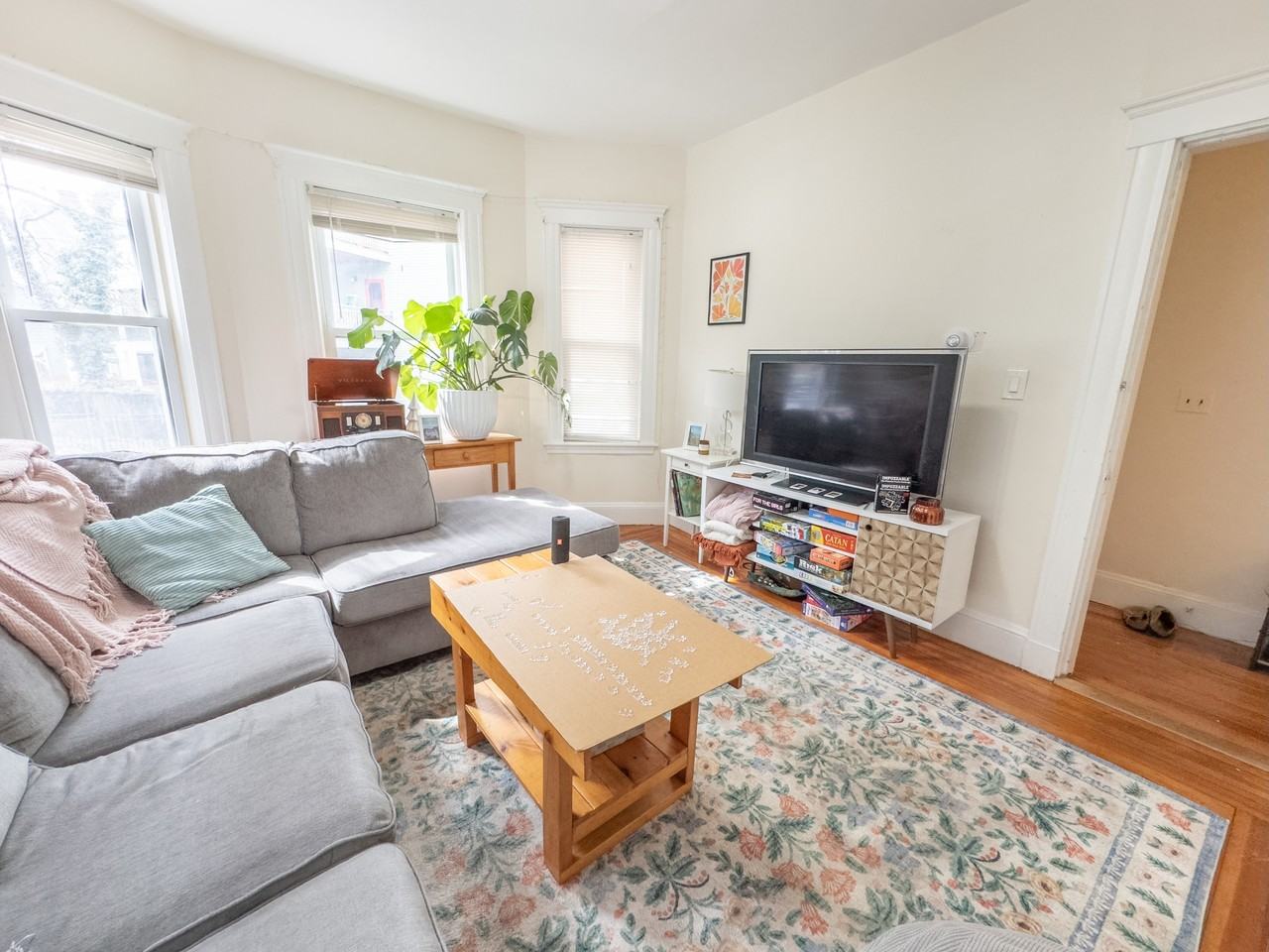 70 Line Street - Photo 6 of 18