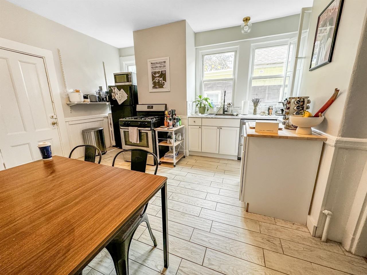 35 Essex St - Photo 4 of 29