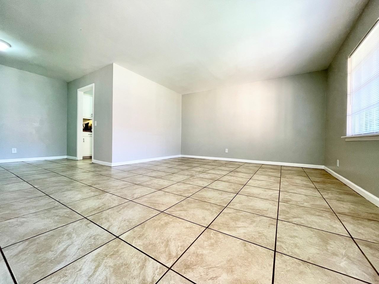 Briarwood Village Apartments - Photo 4 of 50