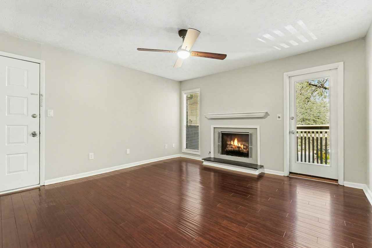 918 Dunbar Drive - Photo 4 of 16