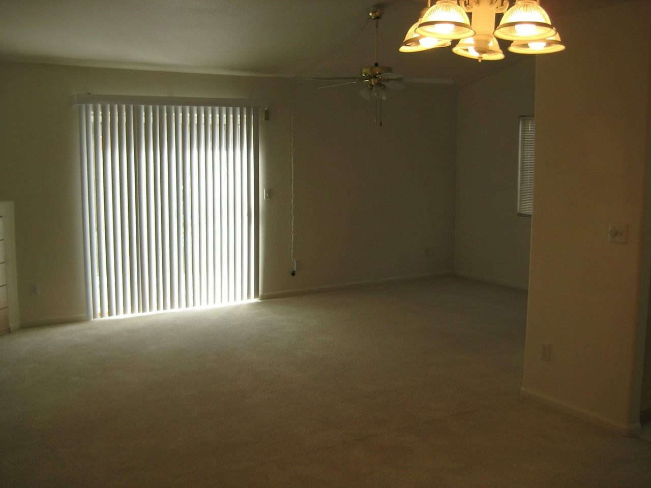 5122 West 11th Street - Photo 7 of 11