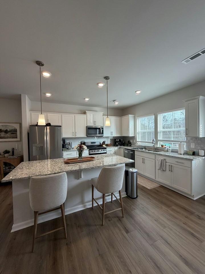 811 Falls Grove Trail - Photo 4 of 15