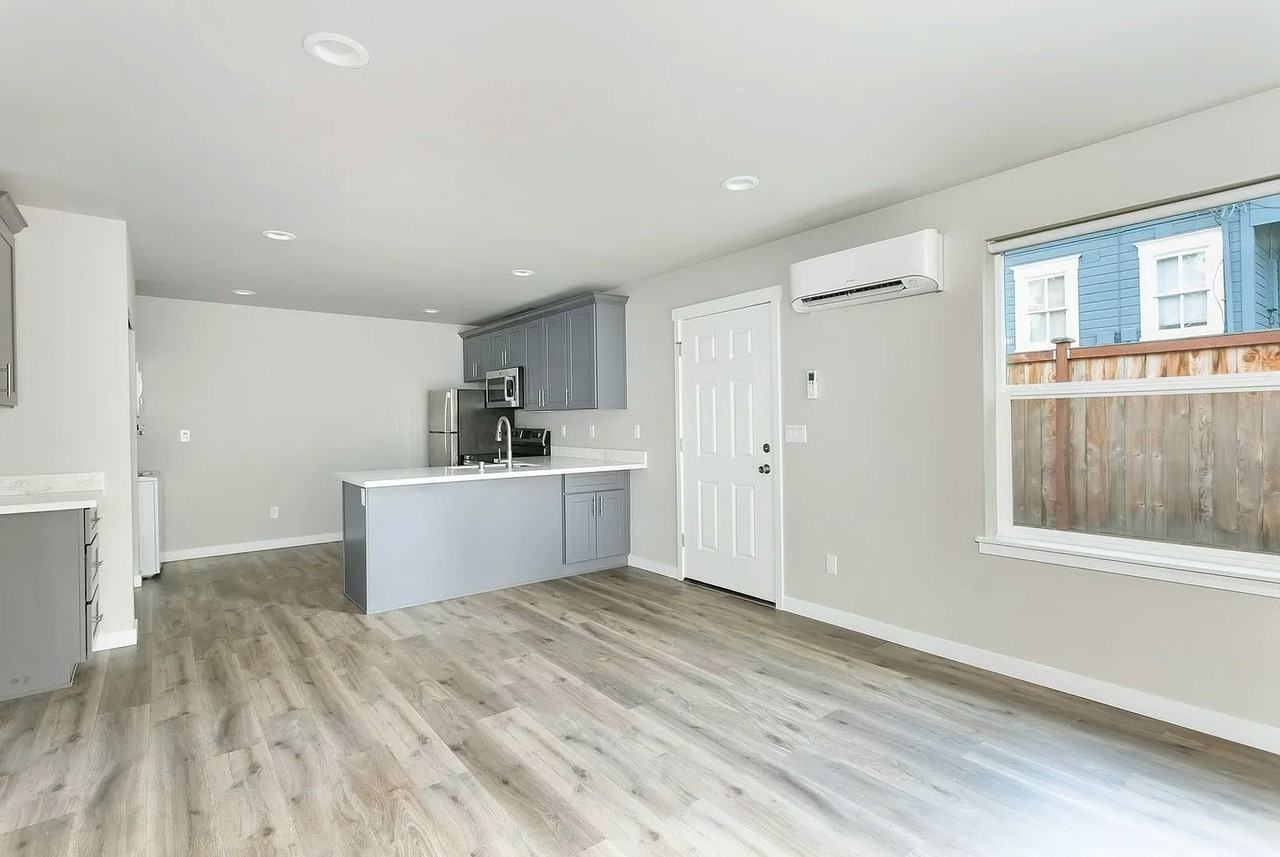 927 South Cushman Avenue (Back House) - Photo 2 of 20