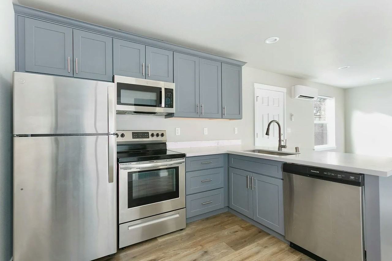 927 South Cushman Avenue (Back House) - Photo 6 of 20