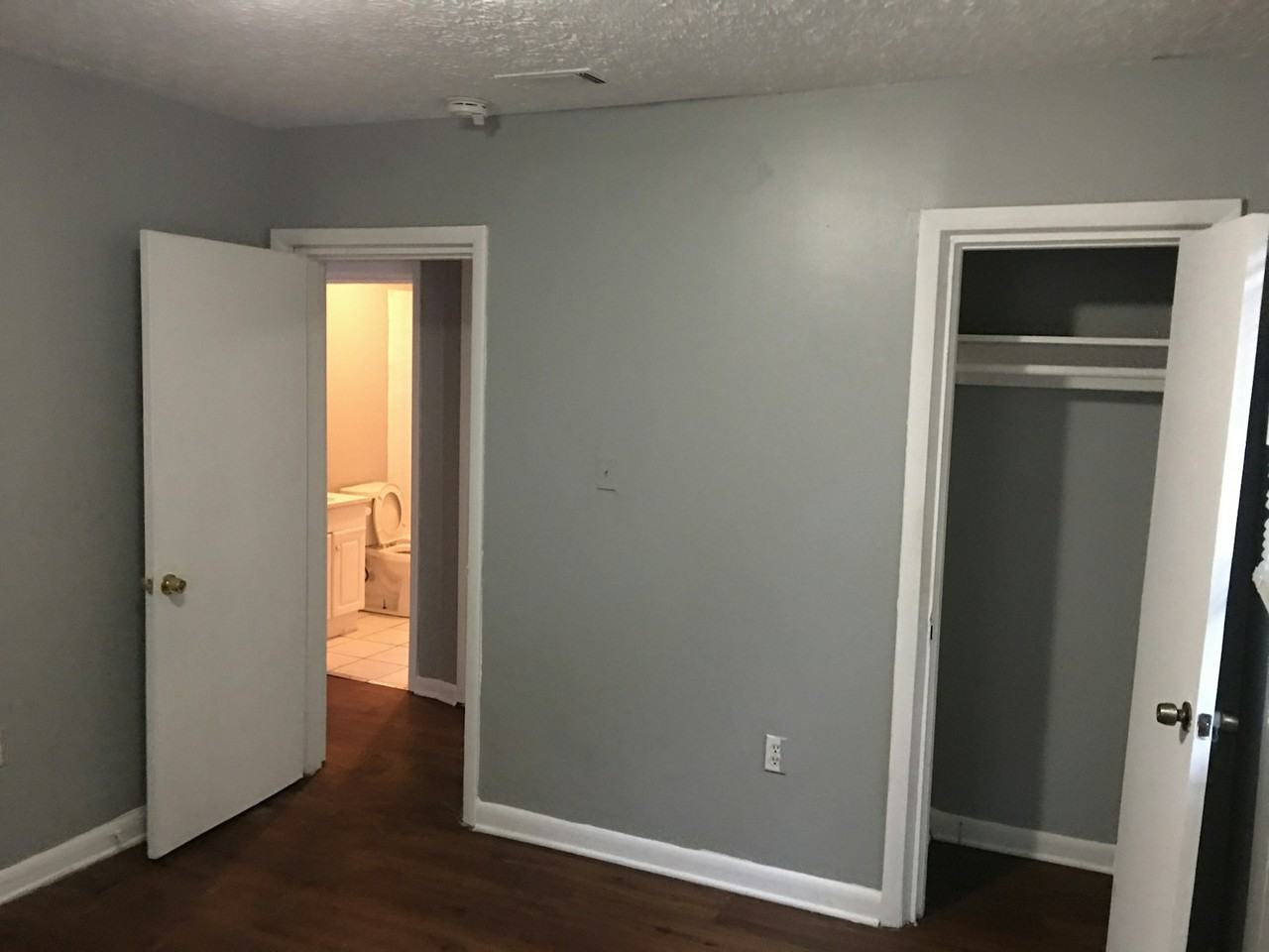 1045 Ira Street Southwest - Photo 3 of 16