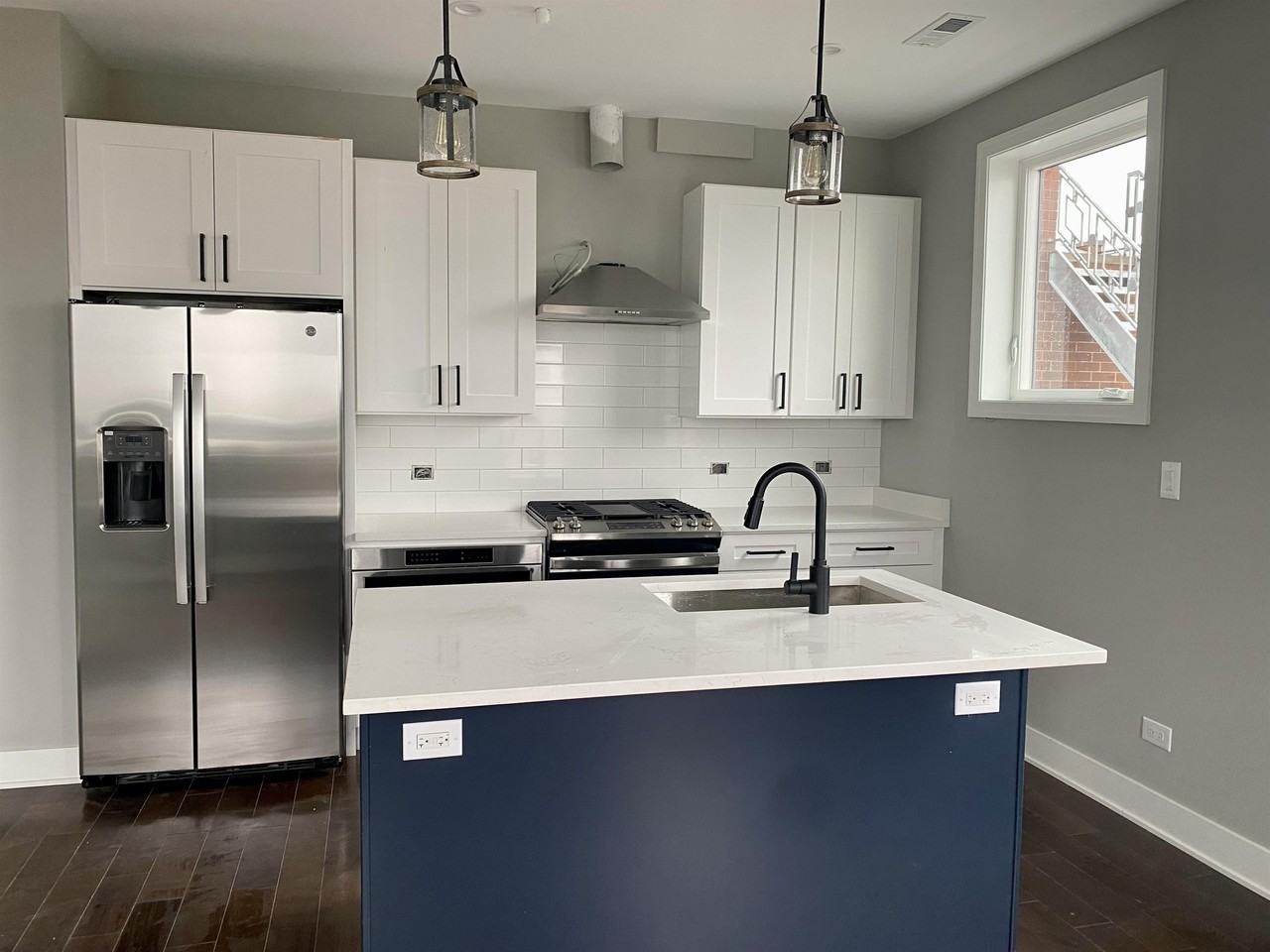 2219 North Clybourn Avenue - Photo 3 of 40