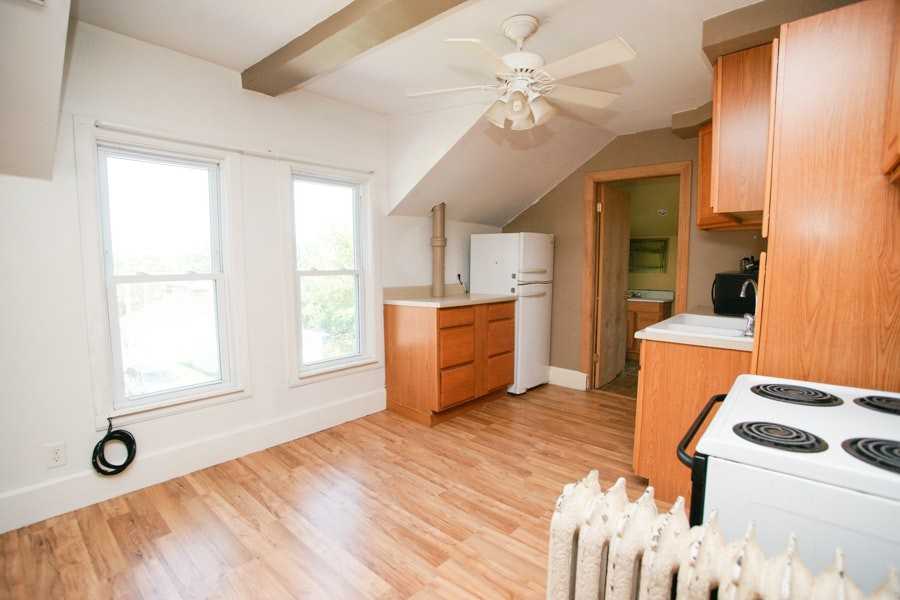 305 South Broadway Street, Unit 305 1/2 - Photo 4 of 12