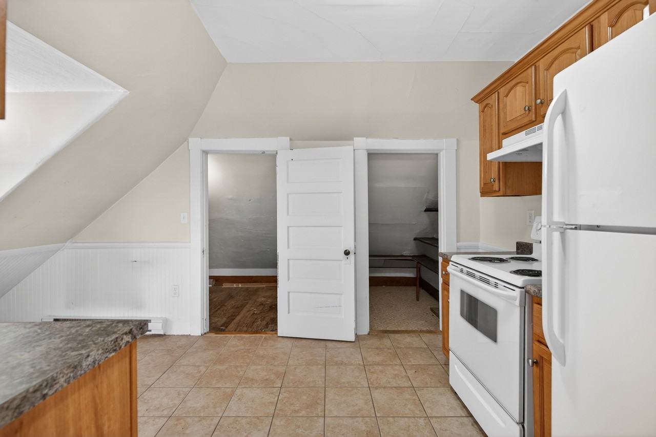 46 Peirce StreetApt 3 #3 - Photo 4 of 23