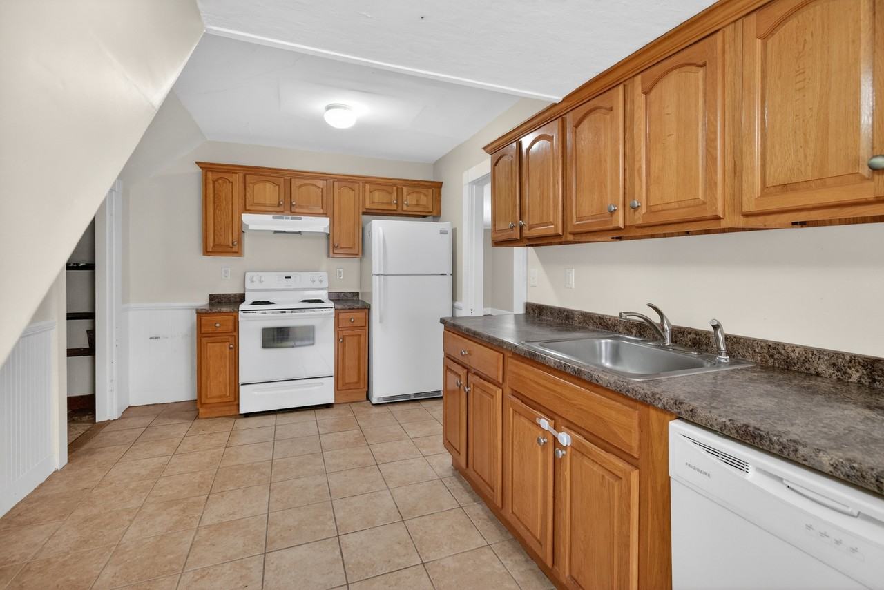 46 Peirce StreetApt 3 #3 - Photo 5 of 23