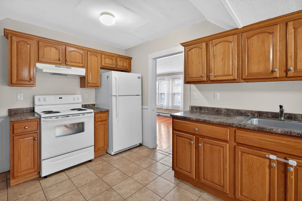 46 Peirce StreetApt 3 #3 - Photo 6 of 23