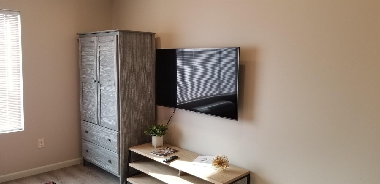 Birra LLC Apartments - Photo 3 of 7