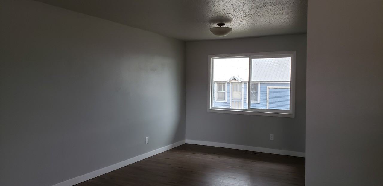 765 North Colorado Avenue - Photo 4 of 14