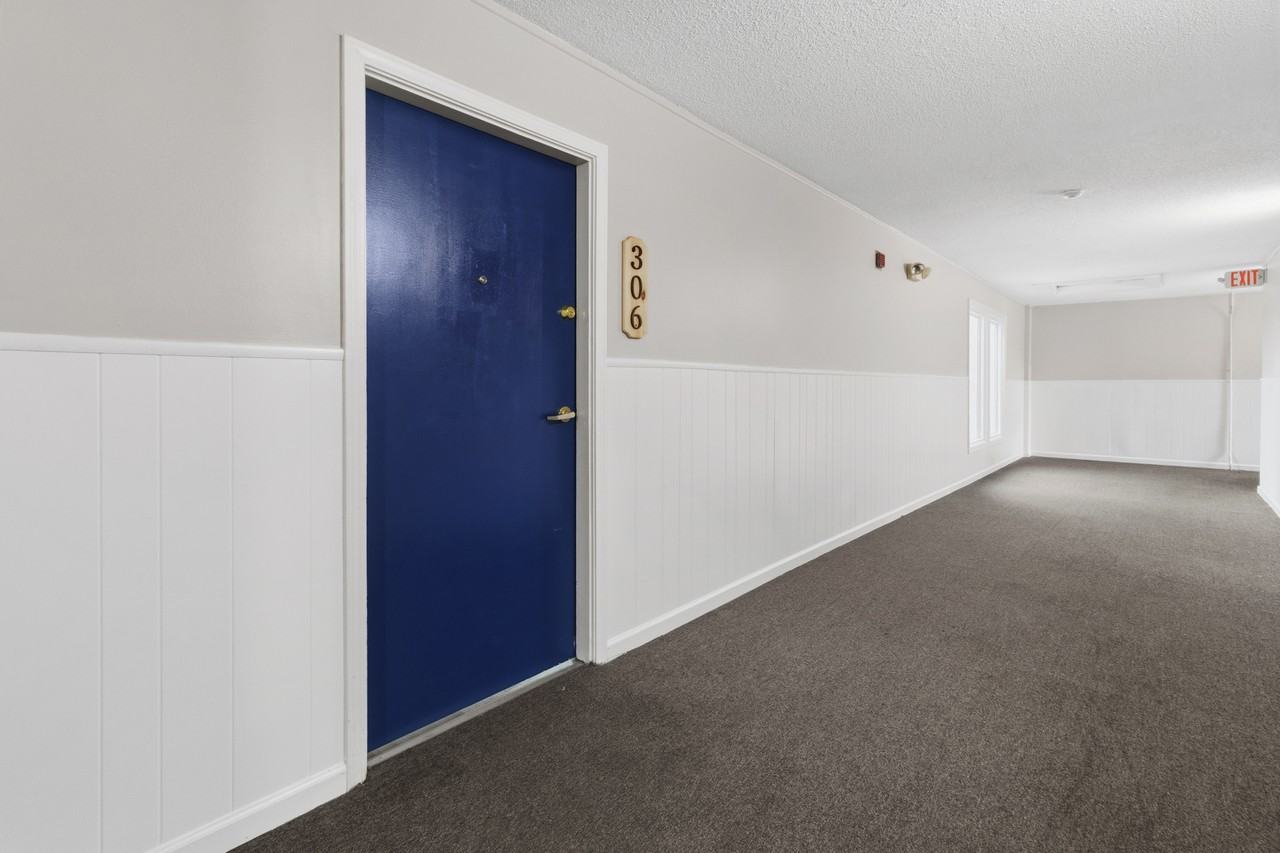 1601 N Willow Rd - Photo 2 of 15