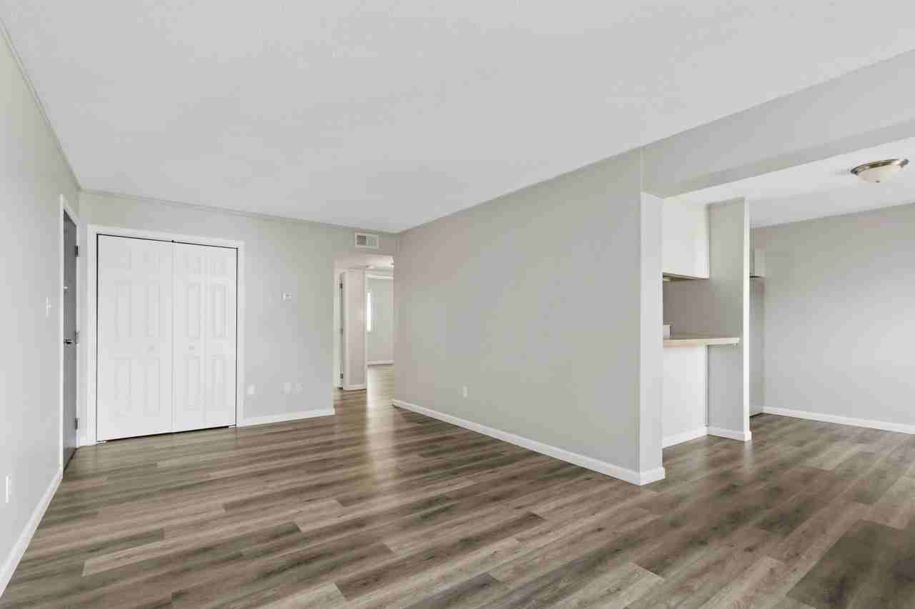 1601 N Willow Rd - Photo 4 of 15