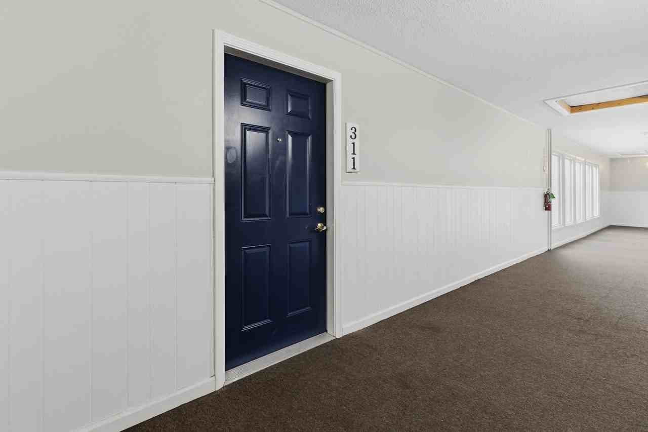 1605 N Willow Rd - Photo 2 of 14