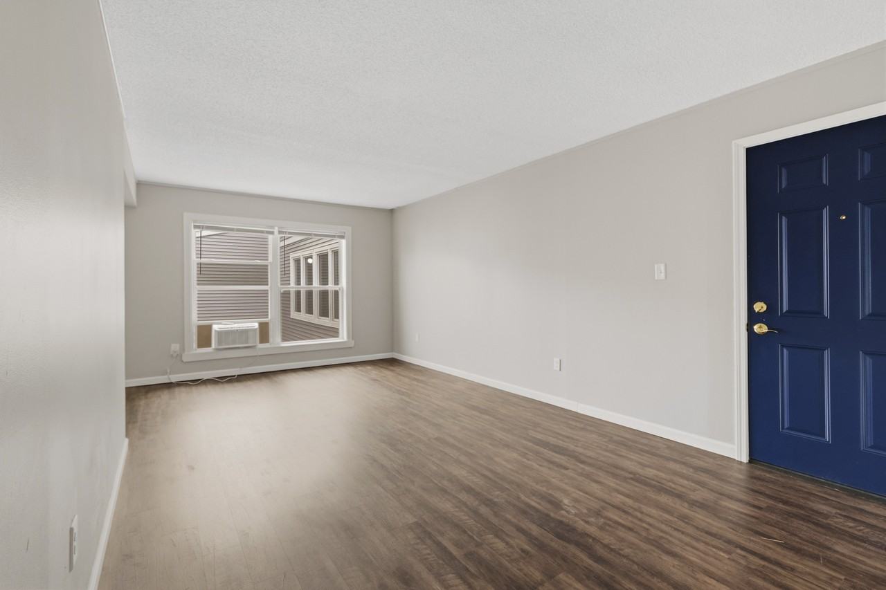 1605 N Willow Rd - Photo 3 of 14