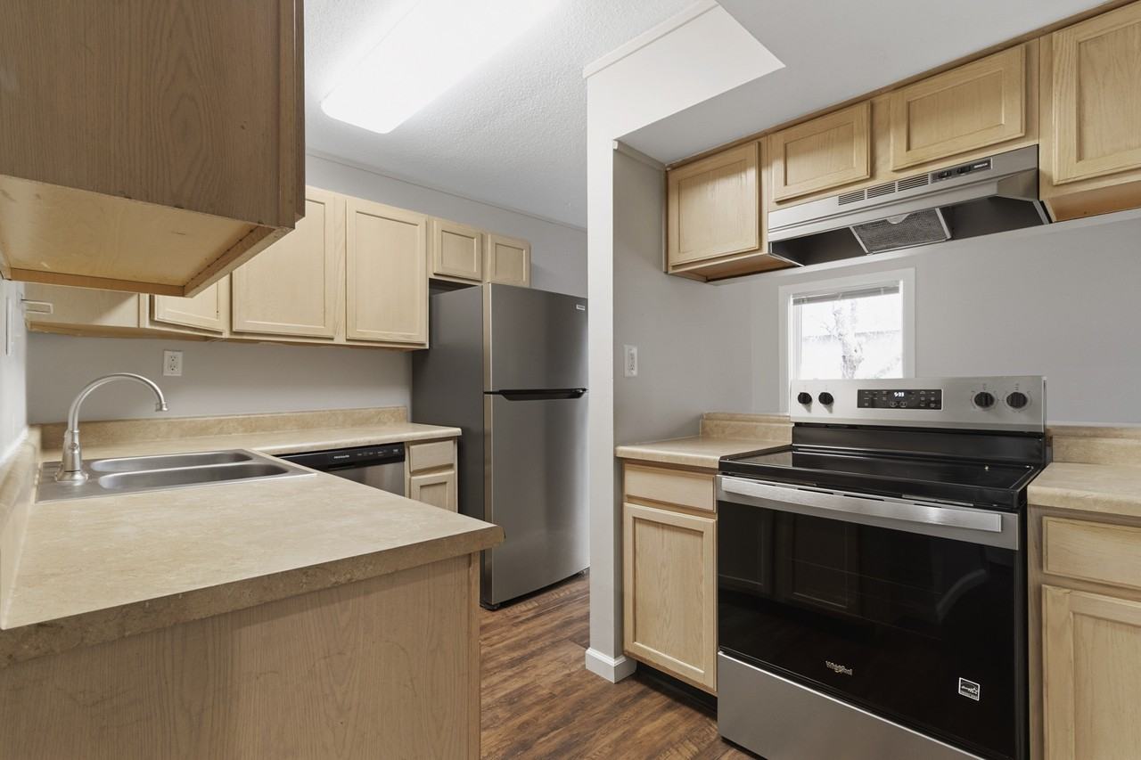 1605 N Willow Rd - Photo 6 of 14