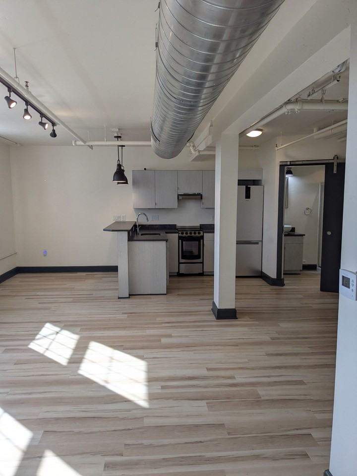 210 East Street - Photo 2 of 8