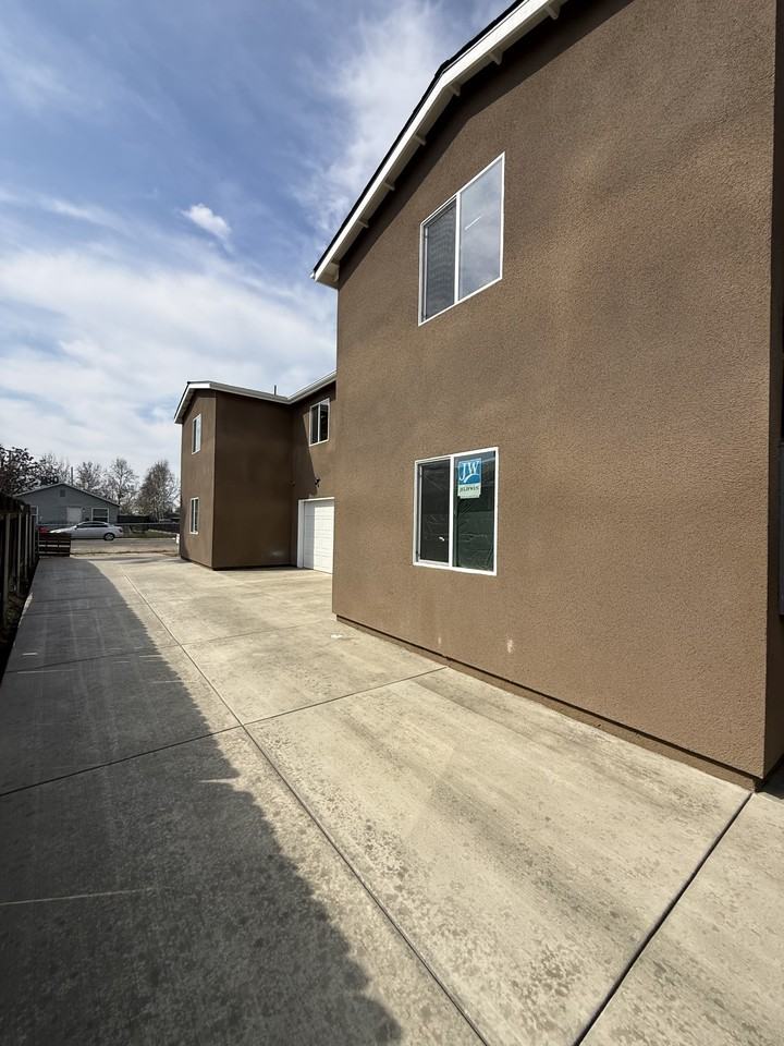 112 Northwest 5th Avenue UNIT B - Photo 3 of 13