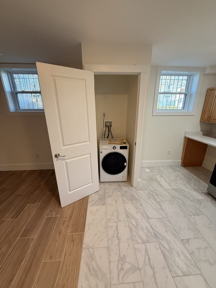 747 Alabama Avenue Southeast - Photo 3 of 12