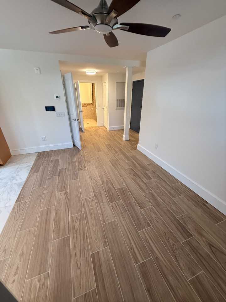 747 Alabama Avenue Southeast - Photo 4 of 12