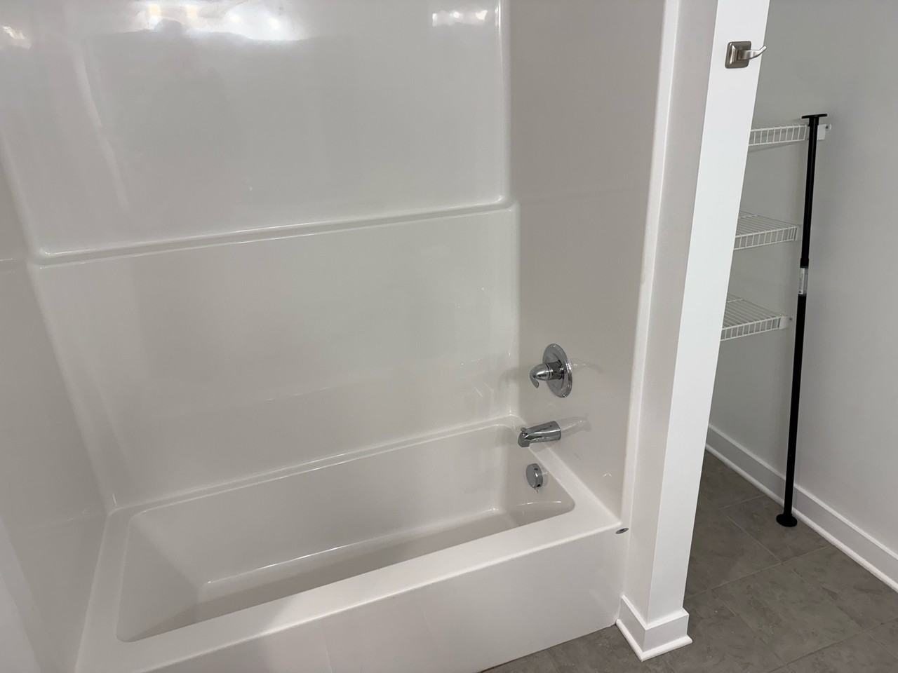 703 East Mount Vernon Street - Photo 3 of 6