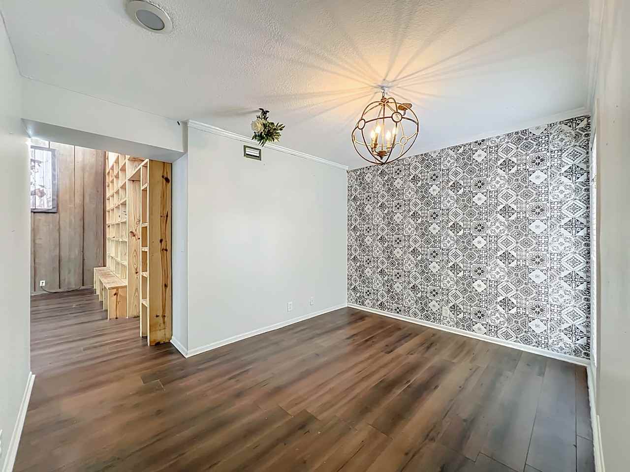 233 Crown Oaks Way #1 - Photo 4 of 10