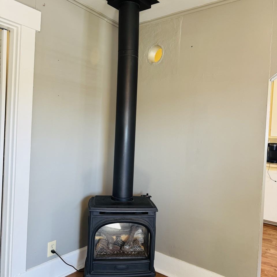 1542 S Oakes St #1 - Photo 4 of 14