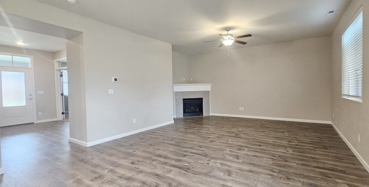 640 Vickie Ln N #1 - Photo 4 of 21