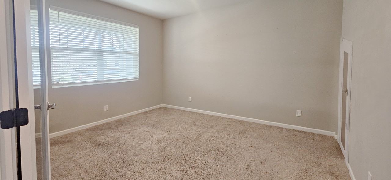 640 Vickie Ln N #1 - Photo 5 of 21