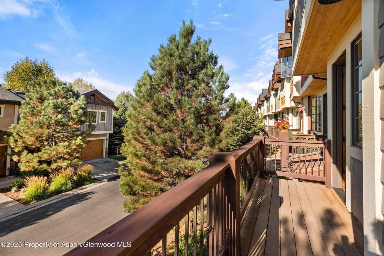 163 Juniper Trl - Photo 2 of 21