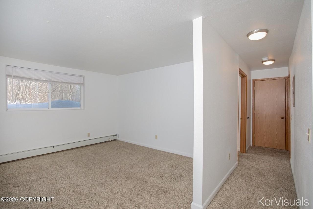 4004 E Steven Dr - Photo 6 of 13