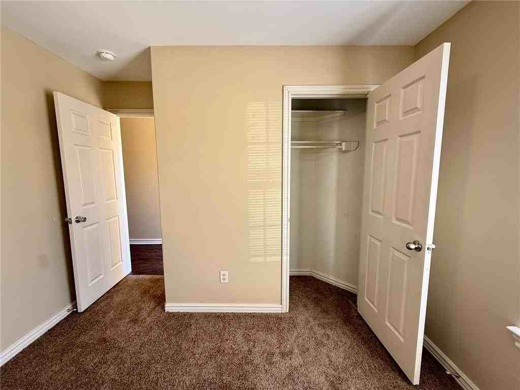 333 Graystone Cir - Photo 3 of 13