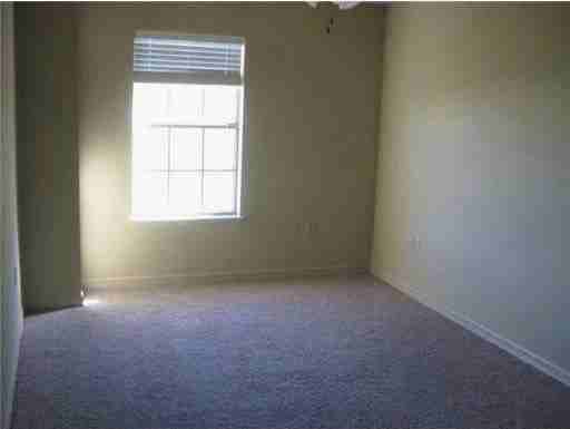 1773 N Chestnut Ave - Photo 7 of 10