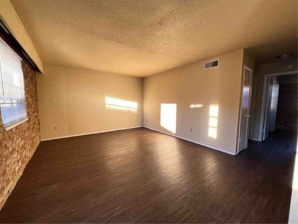 400 N Campbell Dr #D - Photo 4 of 17