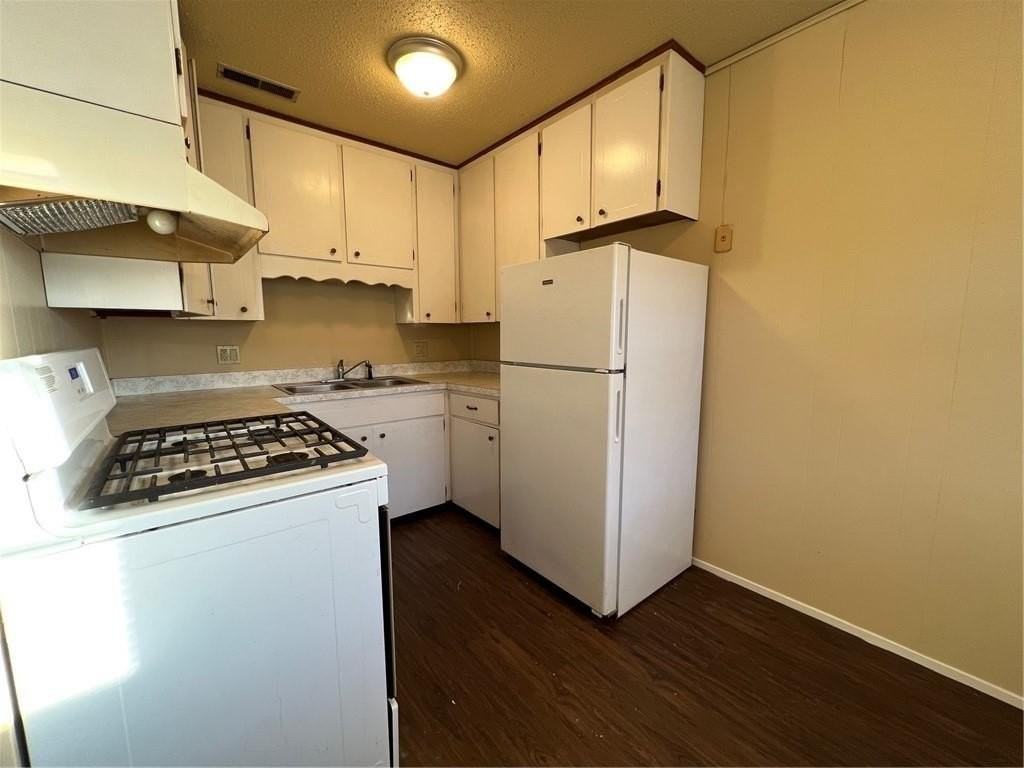 400 N Campbell Dr #D - Photo 5 of 17